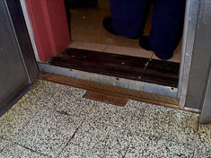 elevthresh.jpg (26328 bytes)