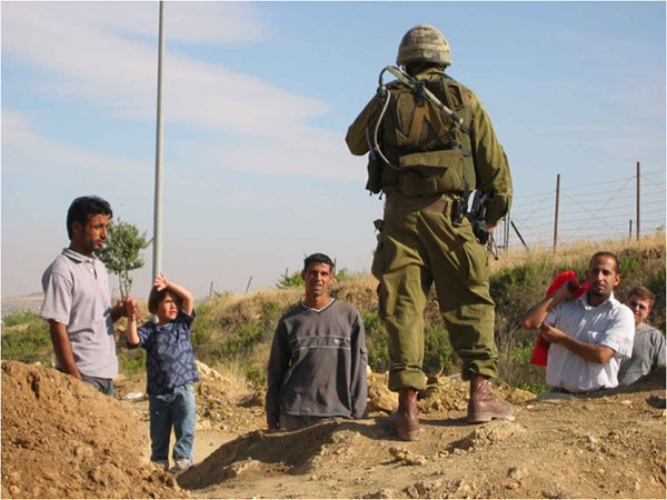 'Old-style' checkpoint, El Hader 2004. Photo by Irus Braverman