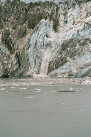  Glacier while calving