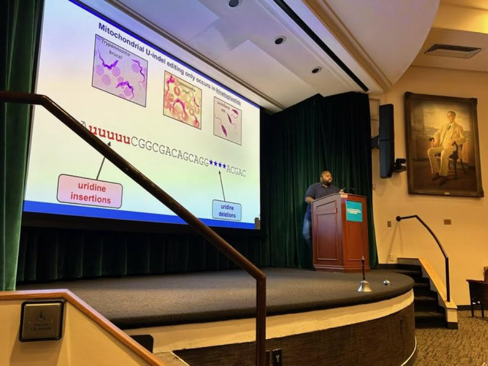 Joe Smith wins an Outstanding Oral Presentation Award at the 2023 Molecular Parasitology Meeting, Woods Hole, MA