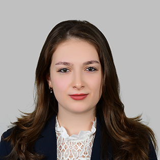 Photo of Course Assistant Noor Al-Khaouli.