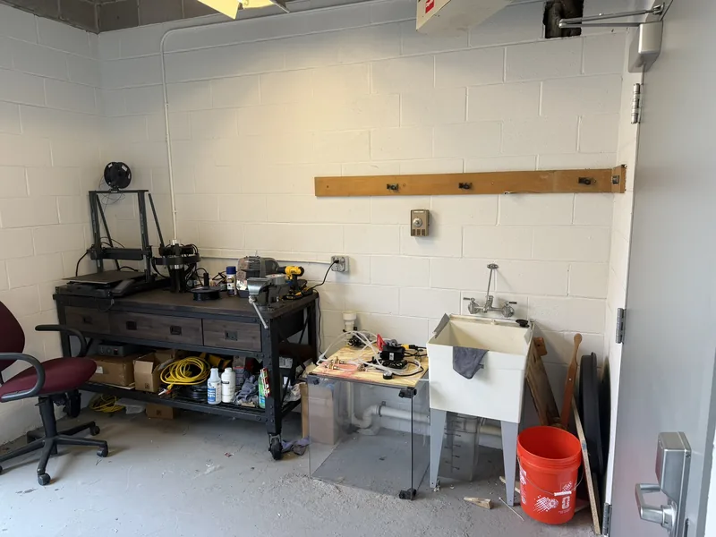 Industry Senior Design Lab in 109 Bonner Hall photograph 1