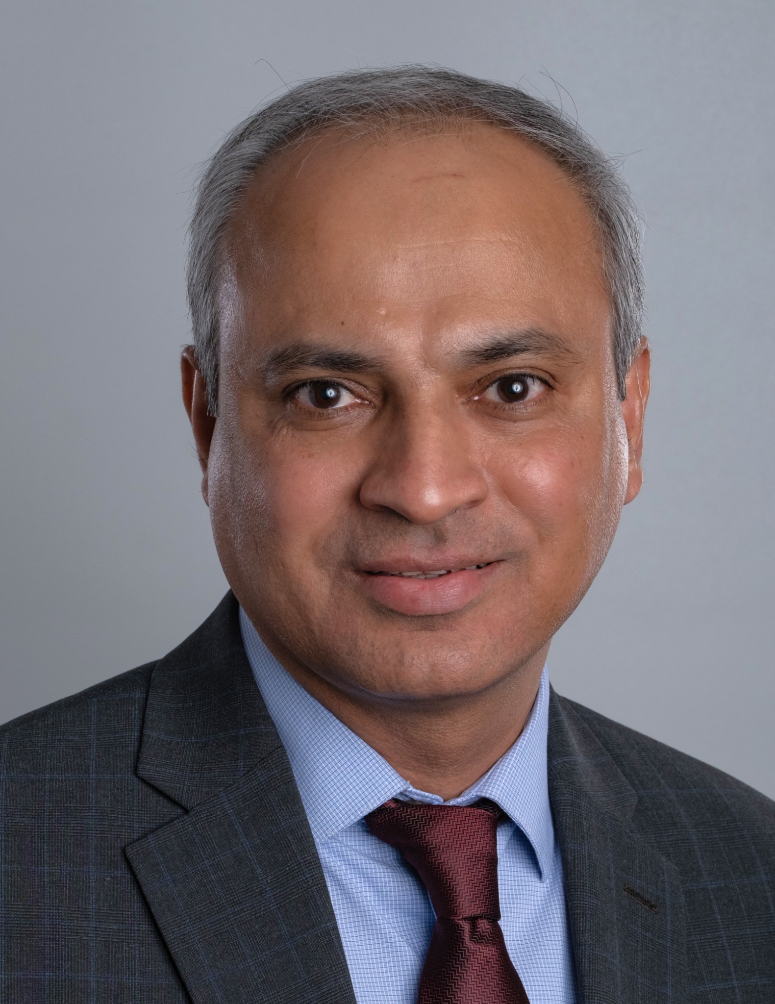 Professional photograph of Reza Rashidi